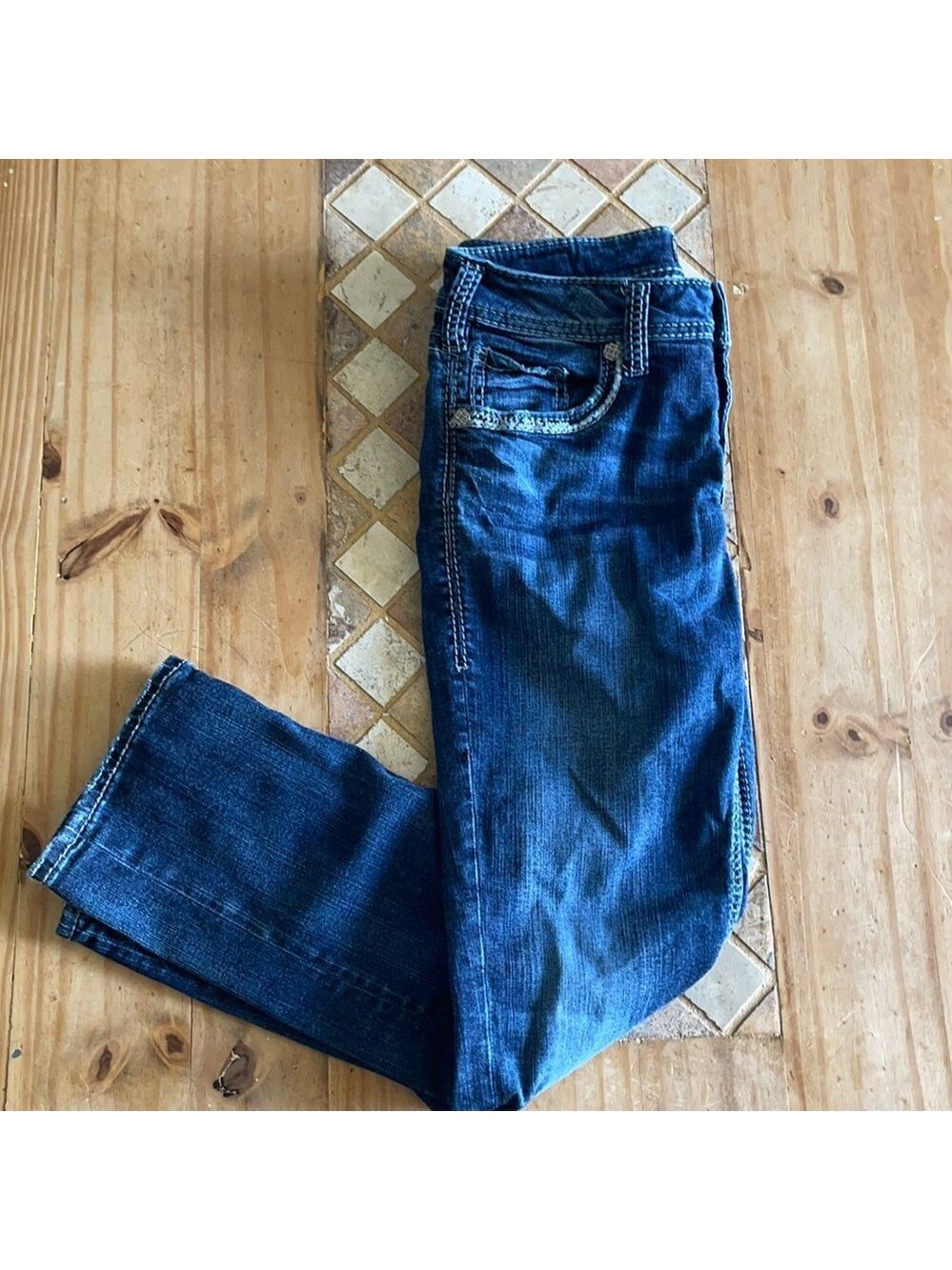 Silver Aiko Jean Capris size 28/23🔥🔥